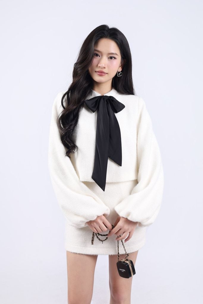 FKM9703 - Áo khoác dáng croptop vải dạ nhung cao cấp cổ thắt dây nơ tay áo ống rộng tạo kiểu cài khuy thân trước - JAN.