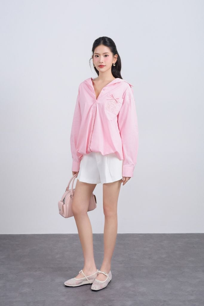 FKM9708 - Áo sơ mi kiểu vải thô kate dáng suông cổ đức tay phối măng sec ngực áo có túi thêu hoạ tiết cao cấp gấu áo bo tạo kiểu - JAN.