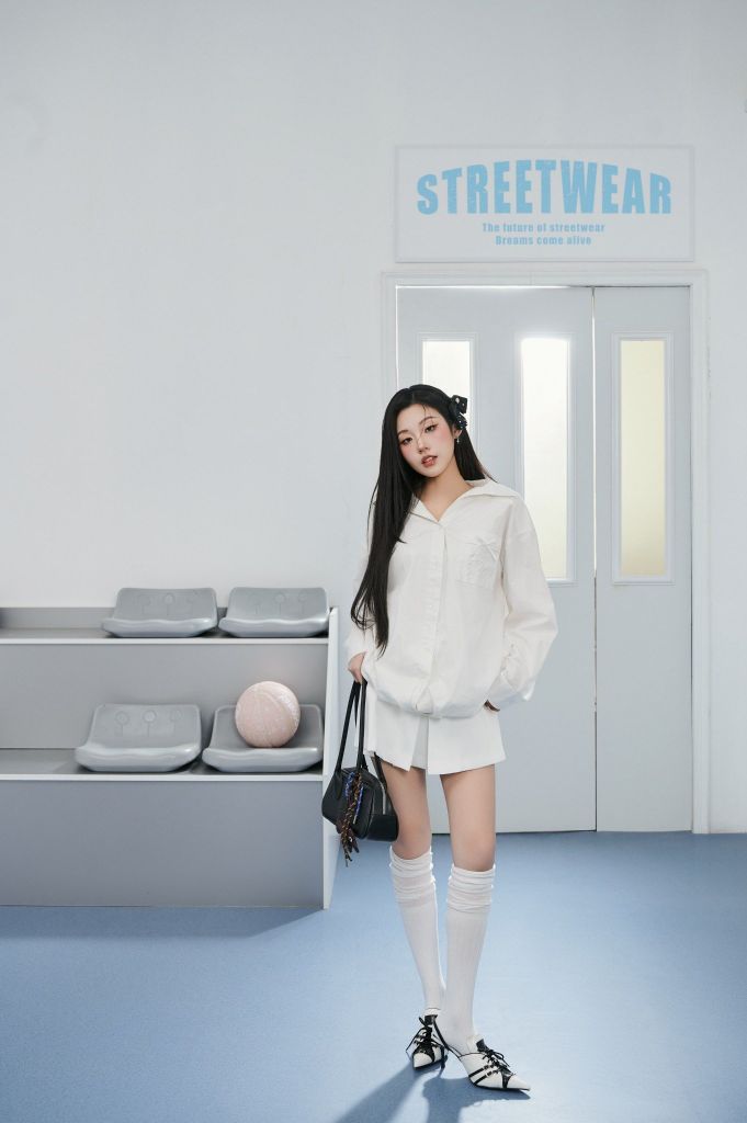 FQN9382 - Quần short dáng A, túi cơi giả đính cúc, khóa thân sau, cạp liền, ly súp to thân trước giả váy - JAN.