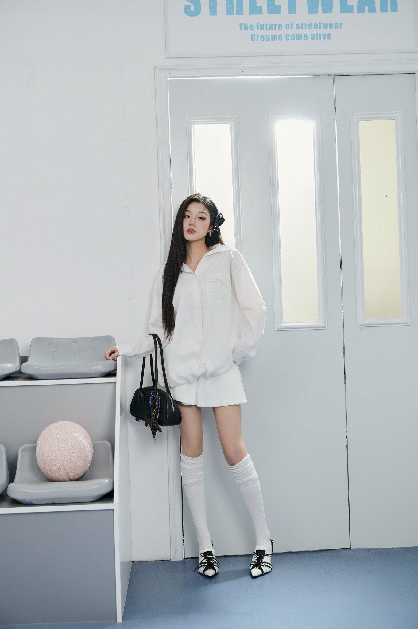 FQN9382 - Quần short dáng A, túi cơi giả đính cúc, khóa thân sau, cạp liền, ly súp to thân trước giả váy - JAN.