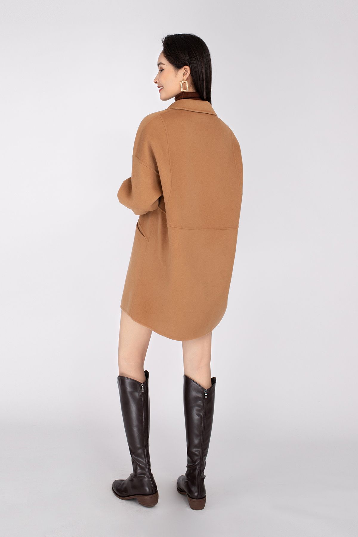 Áo khoác chất liệu dạ lông cừu dáng suông cổ hai ve FMO206 - PANTIO