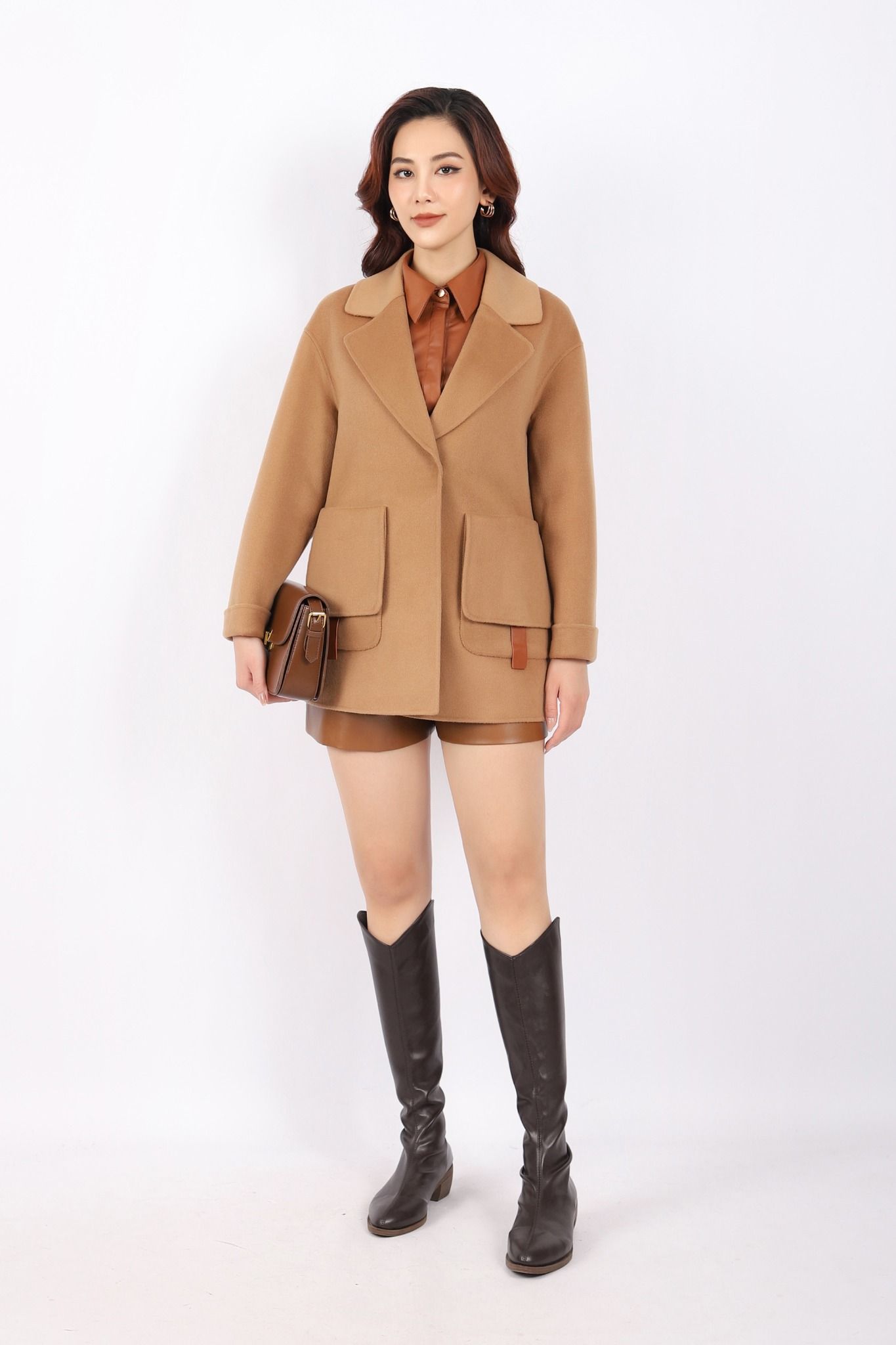 FMO246 - Áo mangto dạ lông cừu cao cấp dáng suông cổ hai ve phối túi ốp pha da hai bên - PANTIO