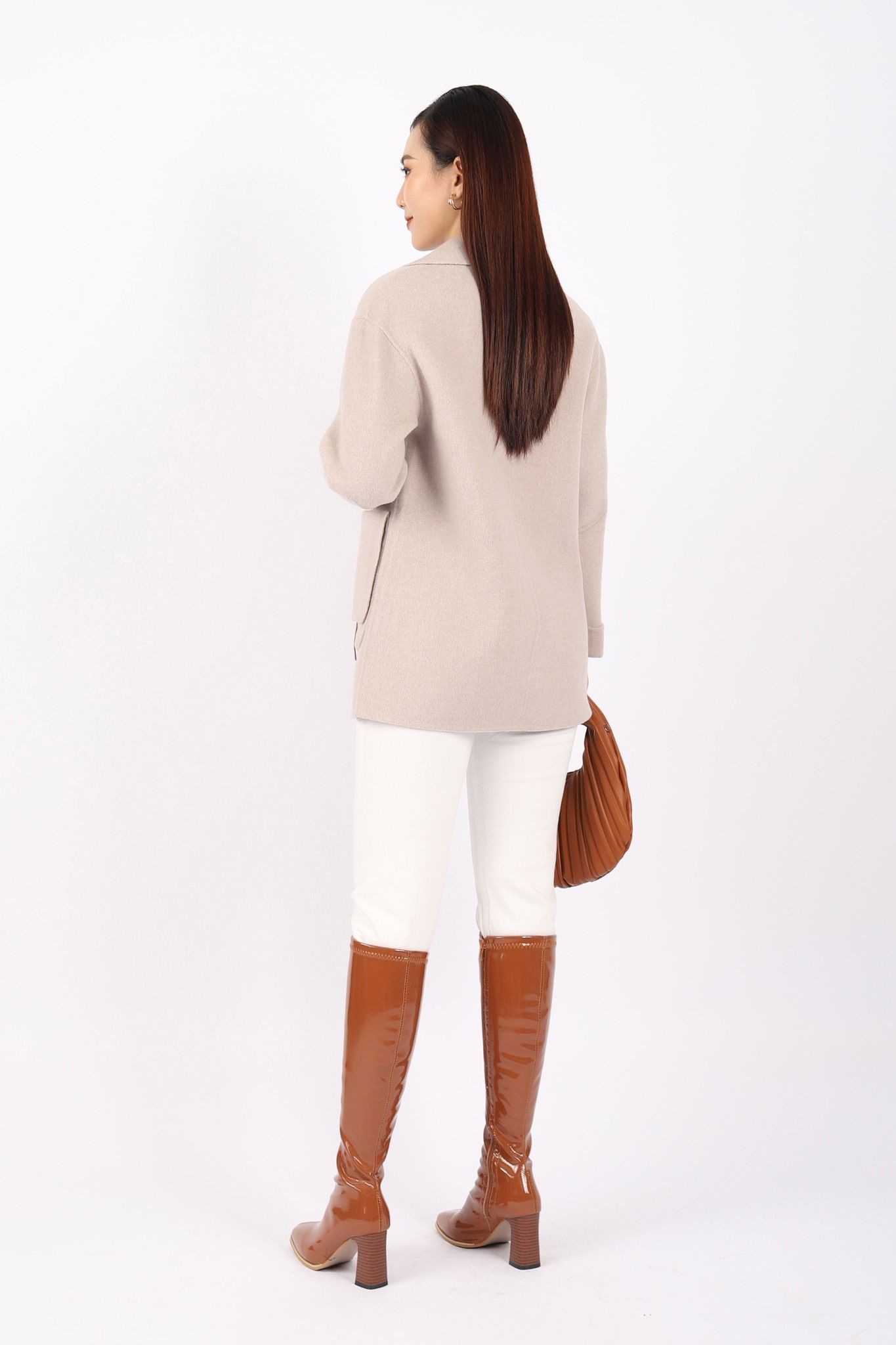 FMO246 - Áo mangto dạ lông cừu cao cấp dáng suông cổ hai ve phối túi ốp pha da hai bên - PANTIO