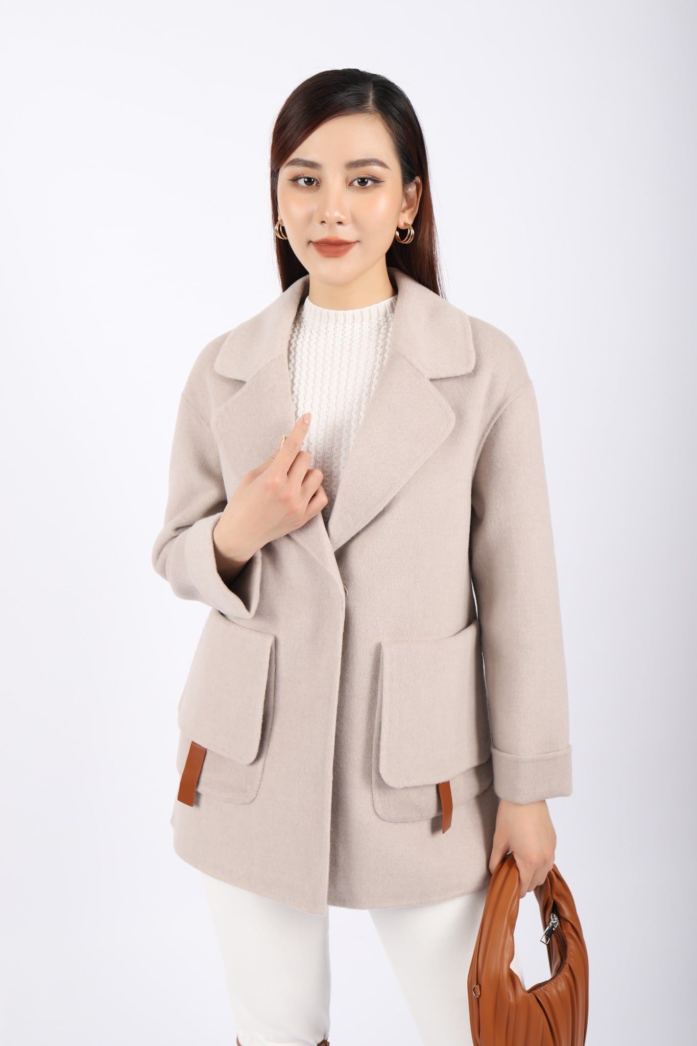 FMO246 - Áo mangto dạ lông cừu cao cấp dáng suông cổ hai ve phối túi ốp pha da hai bên - PANTIO