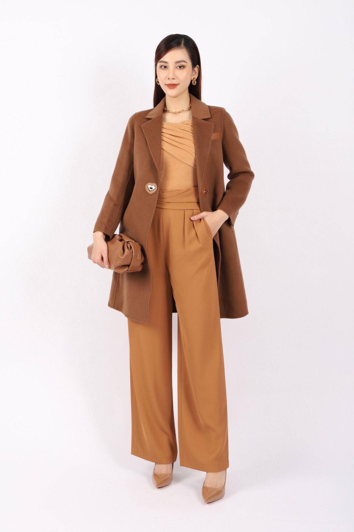 FMO249 - Áo mangto dạ lông cừu cao cấp dáng ôm nhẹ cổ hai ve ngực phối vải da trang trí khuy kiểu - PANTIO