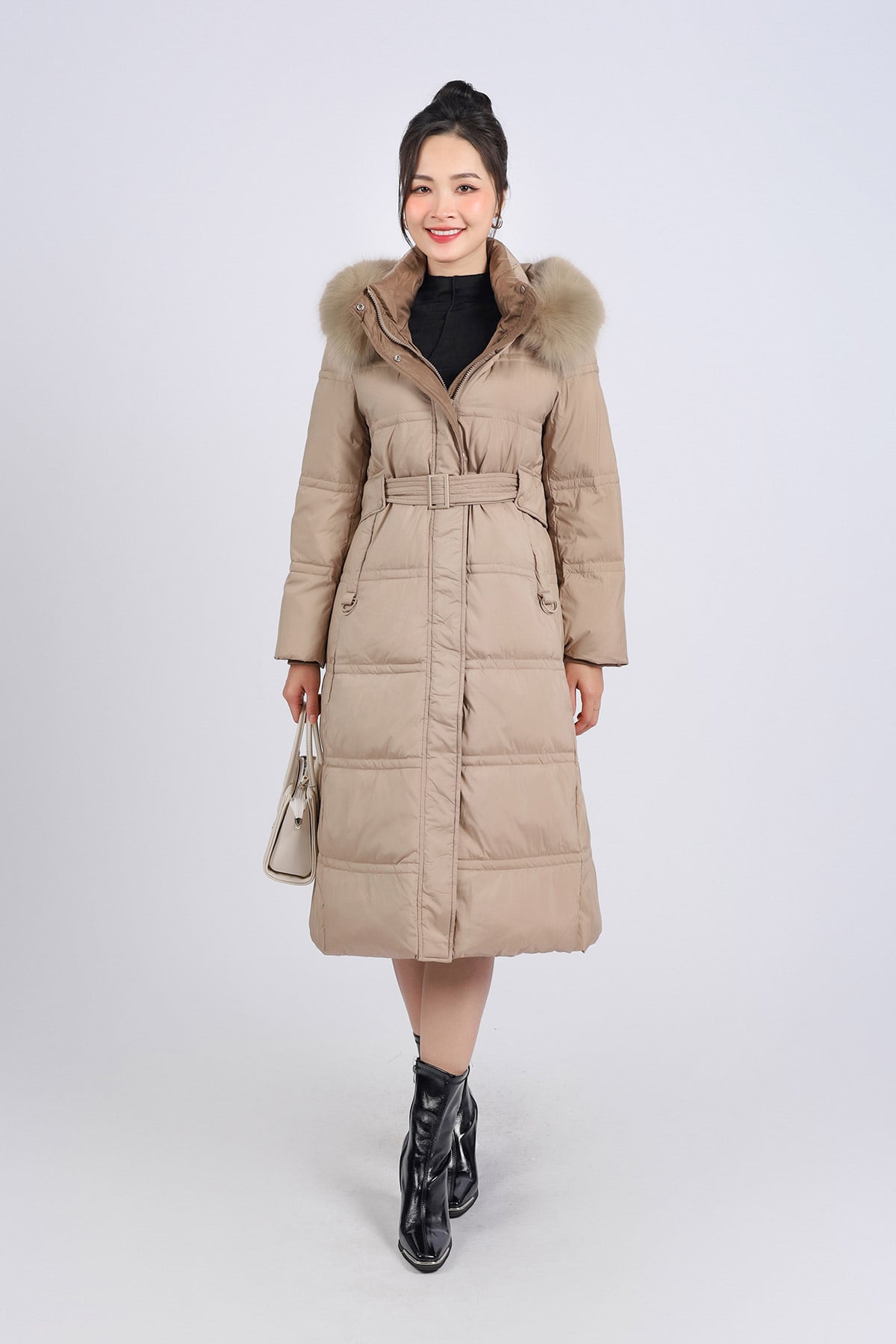 FMV055 - Áo khoác lông vũ cao cấp dáng suông dài có mũ viền lông mềm thân áo có túi hai bên kèm dây đai tạo kiểu - PANTIO