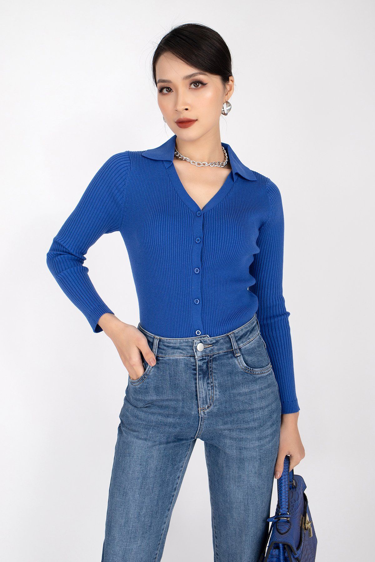 Áo len dáng ôm cổ đức dài tay FOL211 - PANTIO