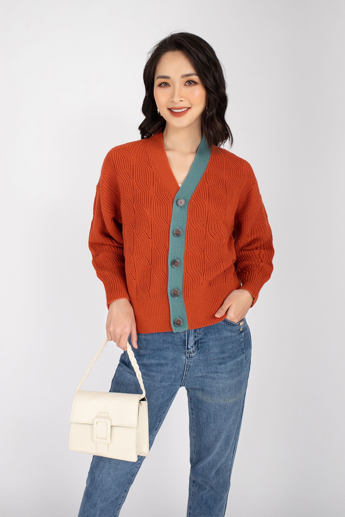 Áo len dáng Bomber ngắn, cúc cài dài tay FOL228 - PANTIO