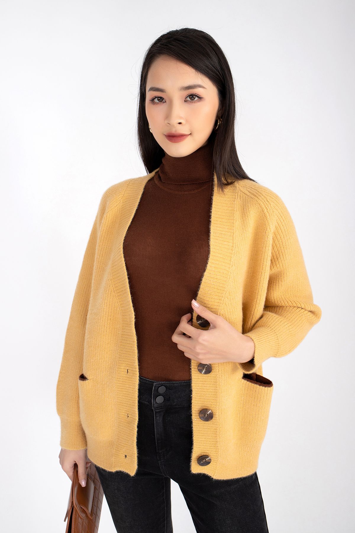 Áo len dáng Bomber ngắn, cúc cài dài tay có túi FOL235 - PANTIO