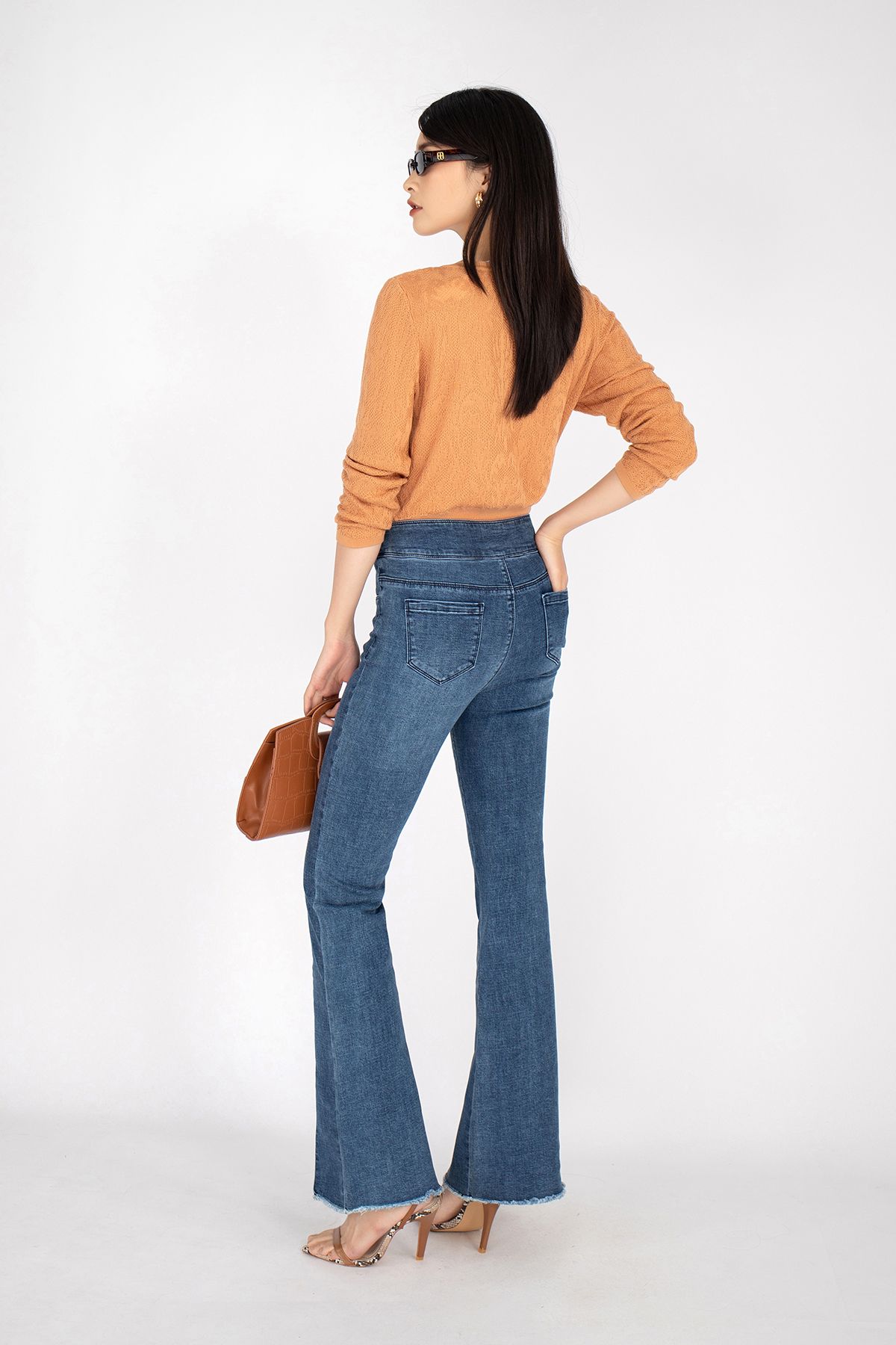 FOL240 - Áo len cổ vuông dài tay - PANTIO