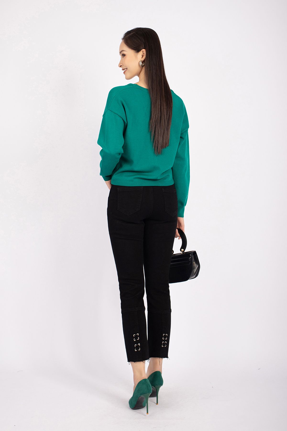 FOL245 - Áo len cao cấp dạo phố dáng suông cổ V cạp buộc dây tạo kiểu - PANTIO