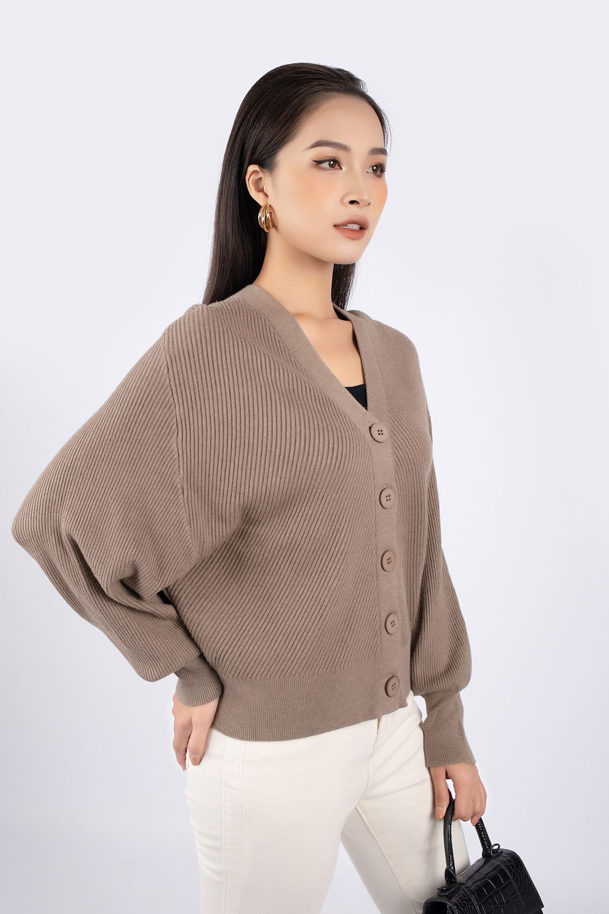 FOL255 - Áo len cardigan dáng rộng tay cánh rơi cài cúc thân sau phối mũ - PANTIO