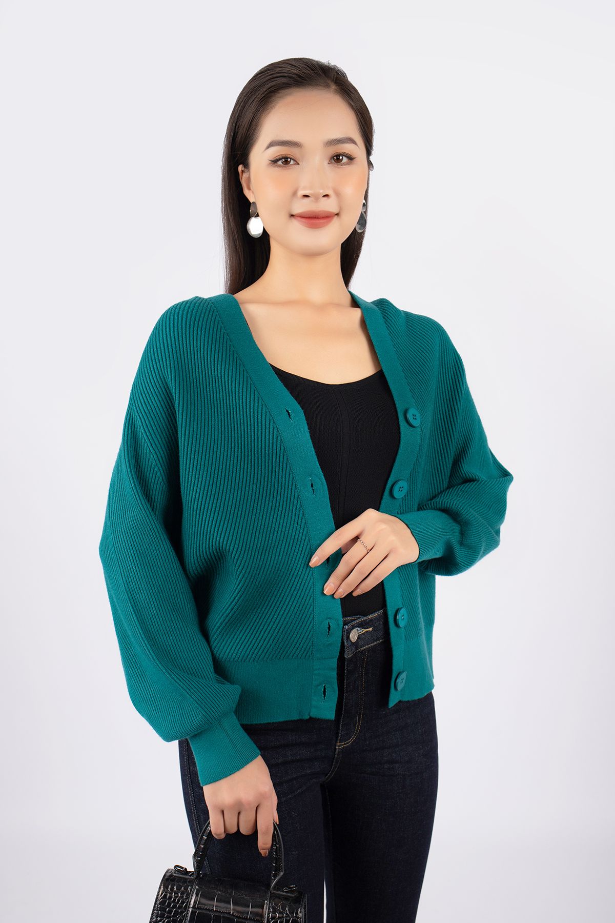 FOL255 - Áo len cardigan dáng rộng tay cánh rơi cài cúc thân sau phối mũ - PANTIO