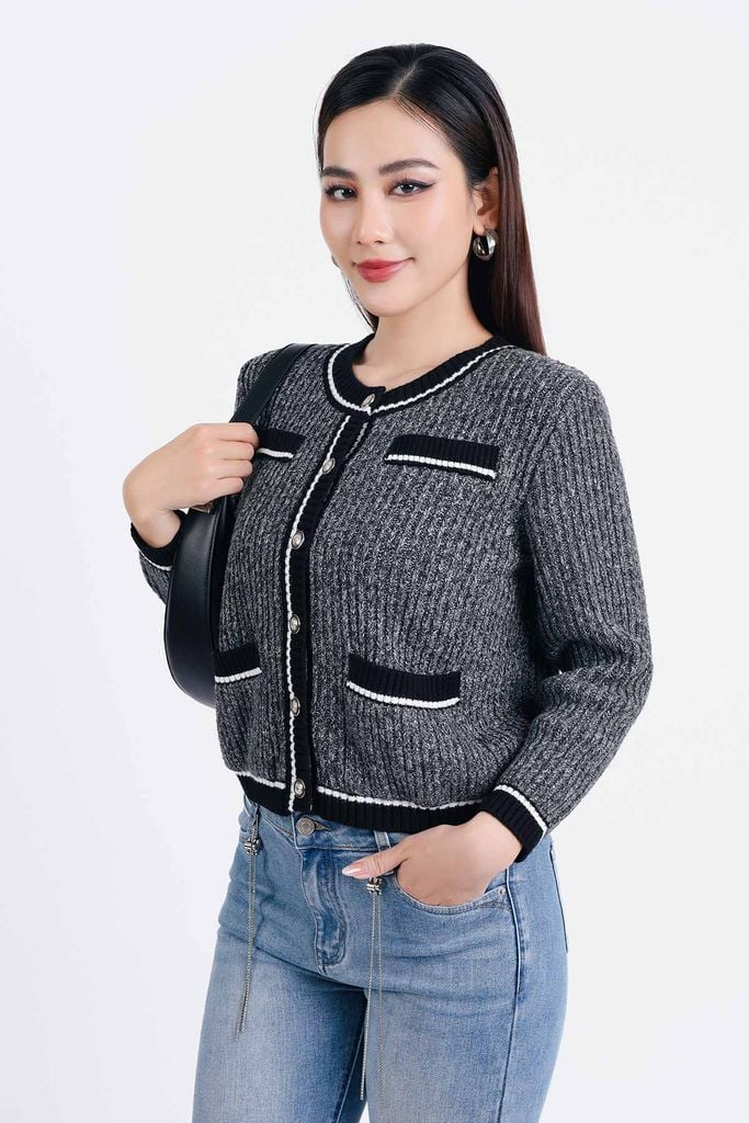 FOL407 - Áo len thời trang cao cấp dáng suông cổ tròn có túi áo cài khuy thân trước - PANTIO