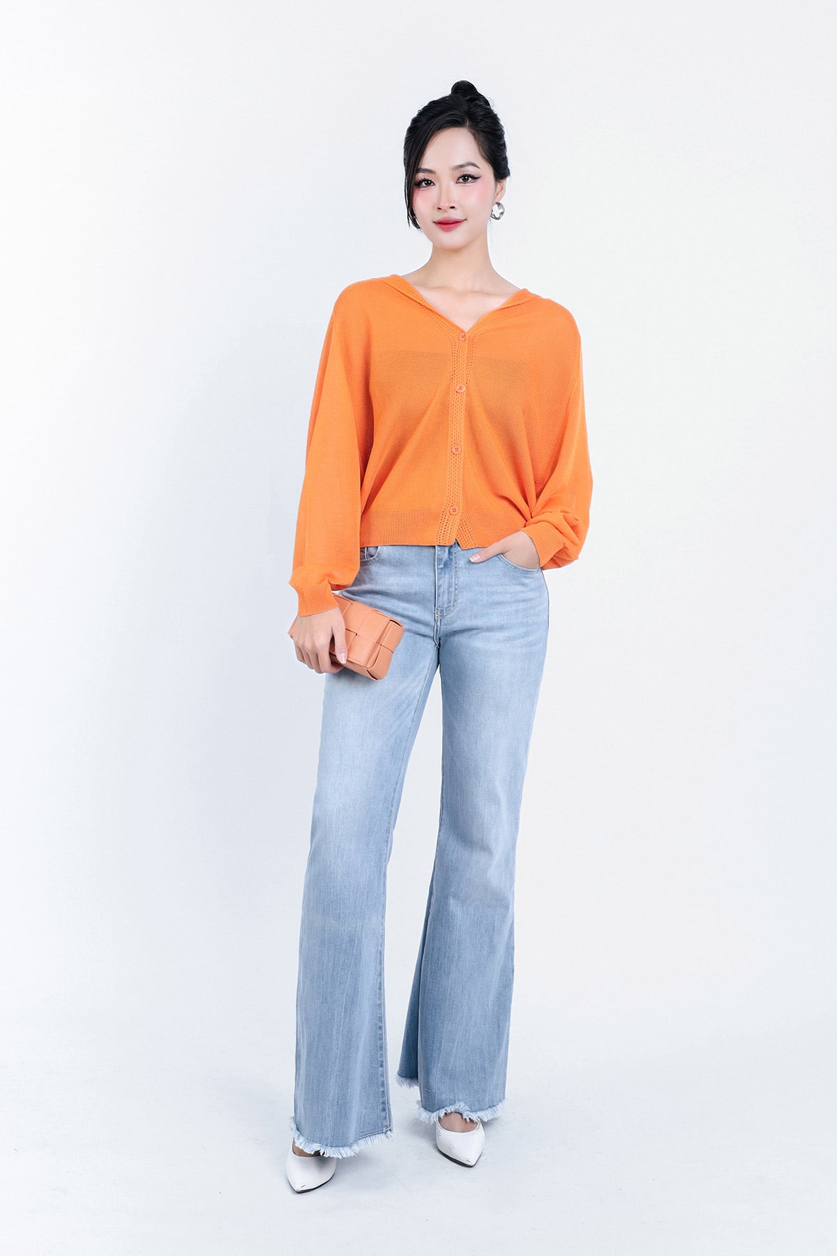 FOL428 - Áo len thời trang cao cấp cổ chữ V có mũ cài khuy thân trước - PANTIO