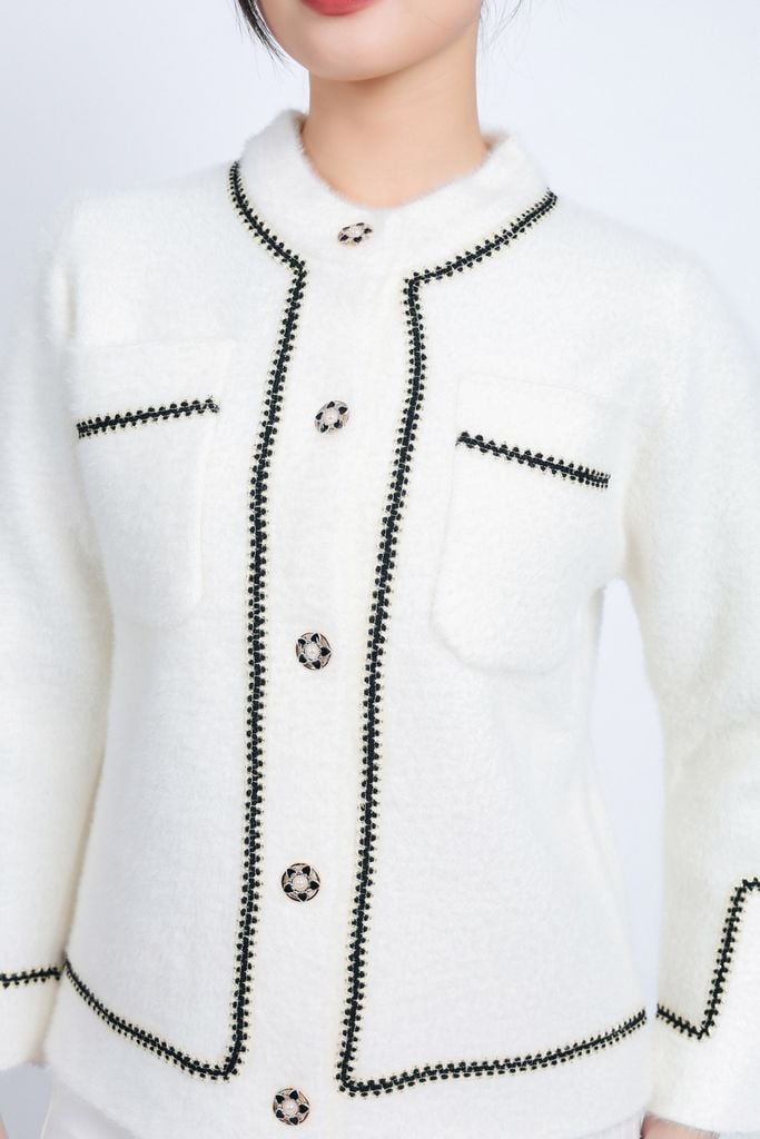 FOL448 - Áo len thời trang cao cấp dáng suông cổ tròn thân áo hoạ tiết đính khuy đá tạo kiểu - PANTIO