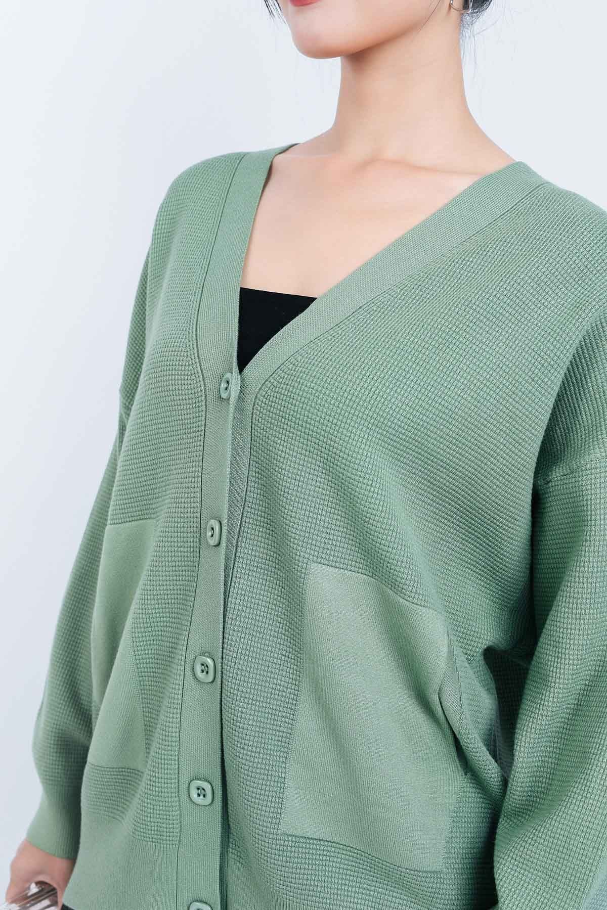 FOL450 - Áo len Cardigan cao cấp cổ chữ V có túi áo cài khuy thân trước - PANTIO