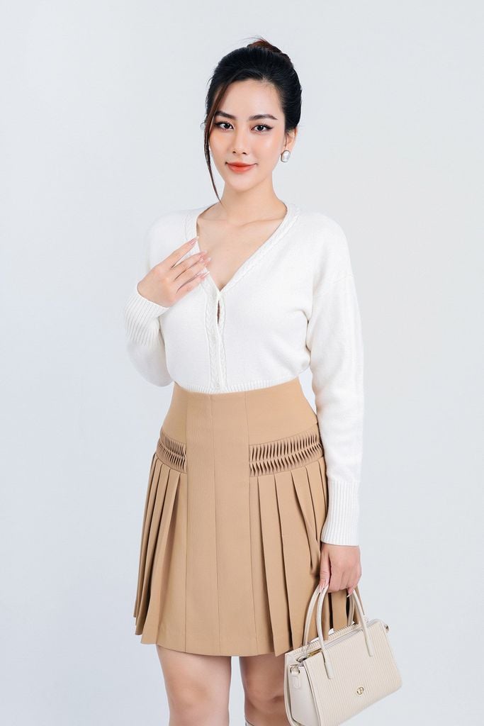 FOL451 - Áo len thời trang cao cấp dáng suông cổ xẻ chữ V cài khuy thân trước - PANTIO