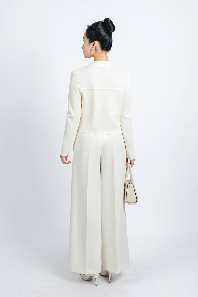 FOL453 - Áo len thời trang cao cấp dáng suông cổ hai ve thân áo đính khuy trang trí - PANTIO