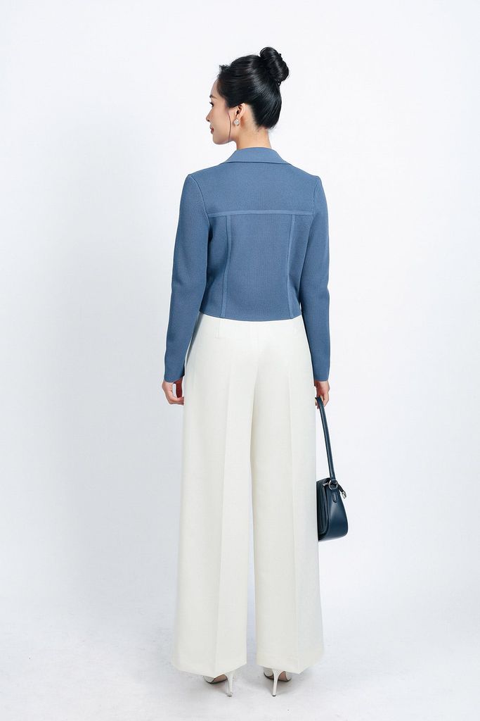 FOL453 - Áo len thời trang cao cấp dáng suông cổ hai ve thân áo đính khuy trang trí - PANTIO