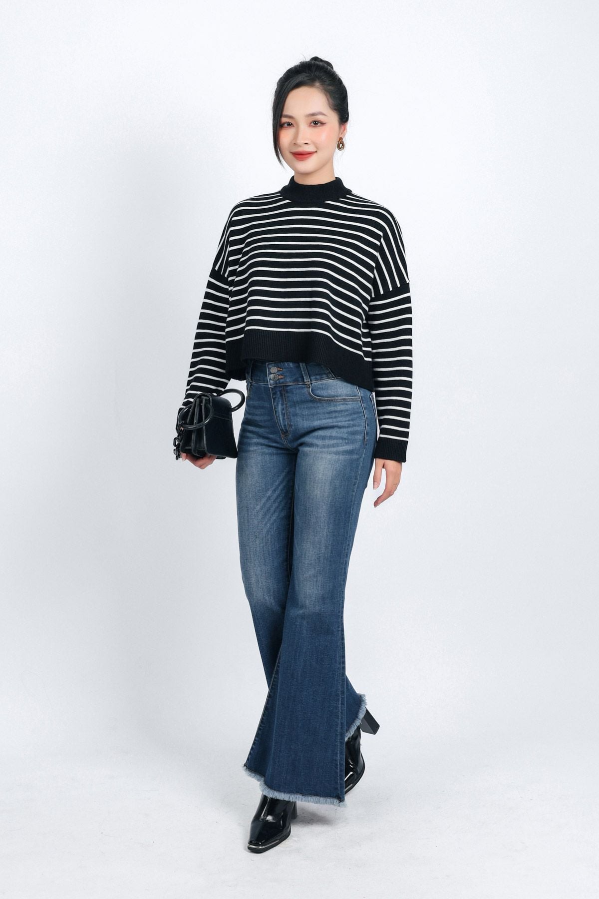 FOL461 - Áo len thời trang cao cấp dáng lửng cổ tròn hoạ tiết kẻ ngang - PANTIO