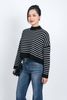 FOL461 - Áo len thời trang cao cấp dáng lửng cổ tròn hoạ tiết kẻ ngang - PANTIO