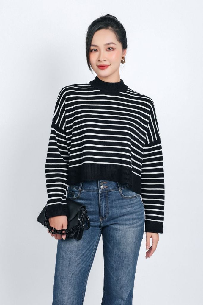 FOL461 - Áo len thời trang cao cấp dáng lửng cổ tròn hoạ tiết kẻ ngang - PANTIO