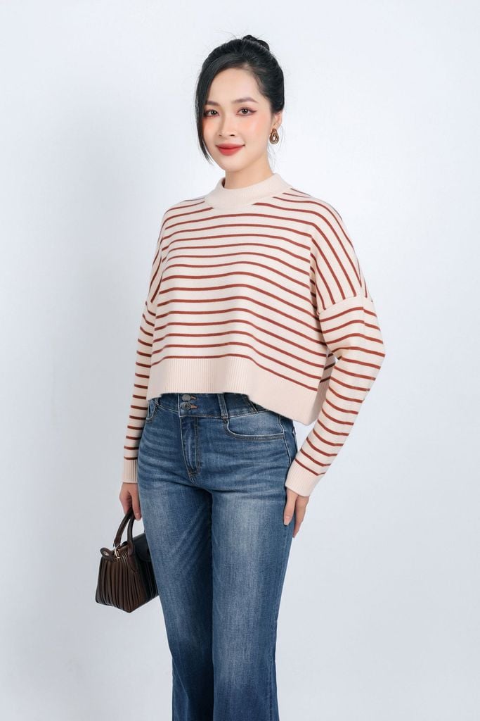 FOL461 - Áo len thời trang cao cấp dáng lửng cổ tròn hoạ tiết kẻ ngang - PANTIO