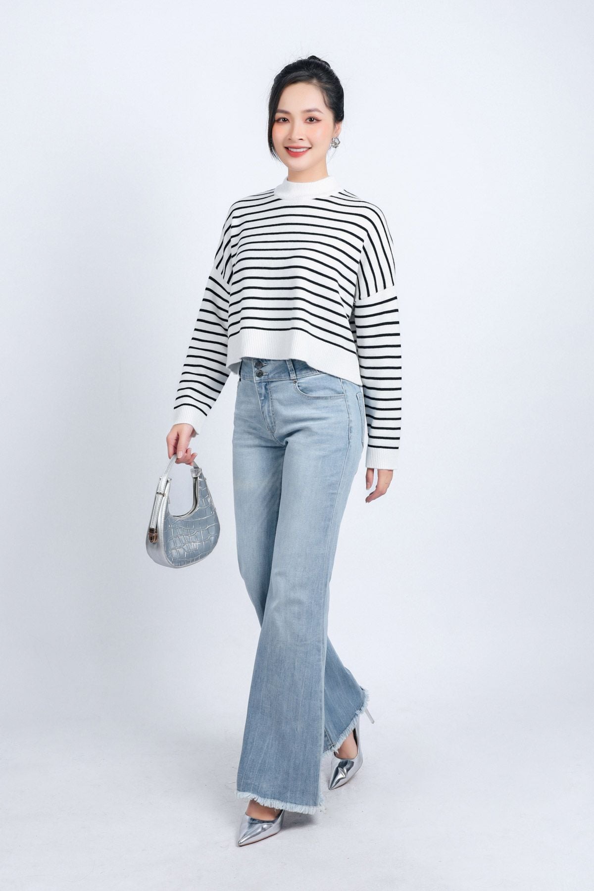 FOL461 - Áo len thời trang cao cấp dáng lửng cổ tròn hoạ tiết kẻ ngang - PANTIO