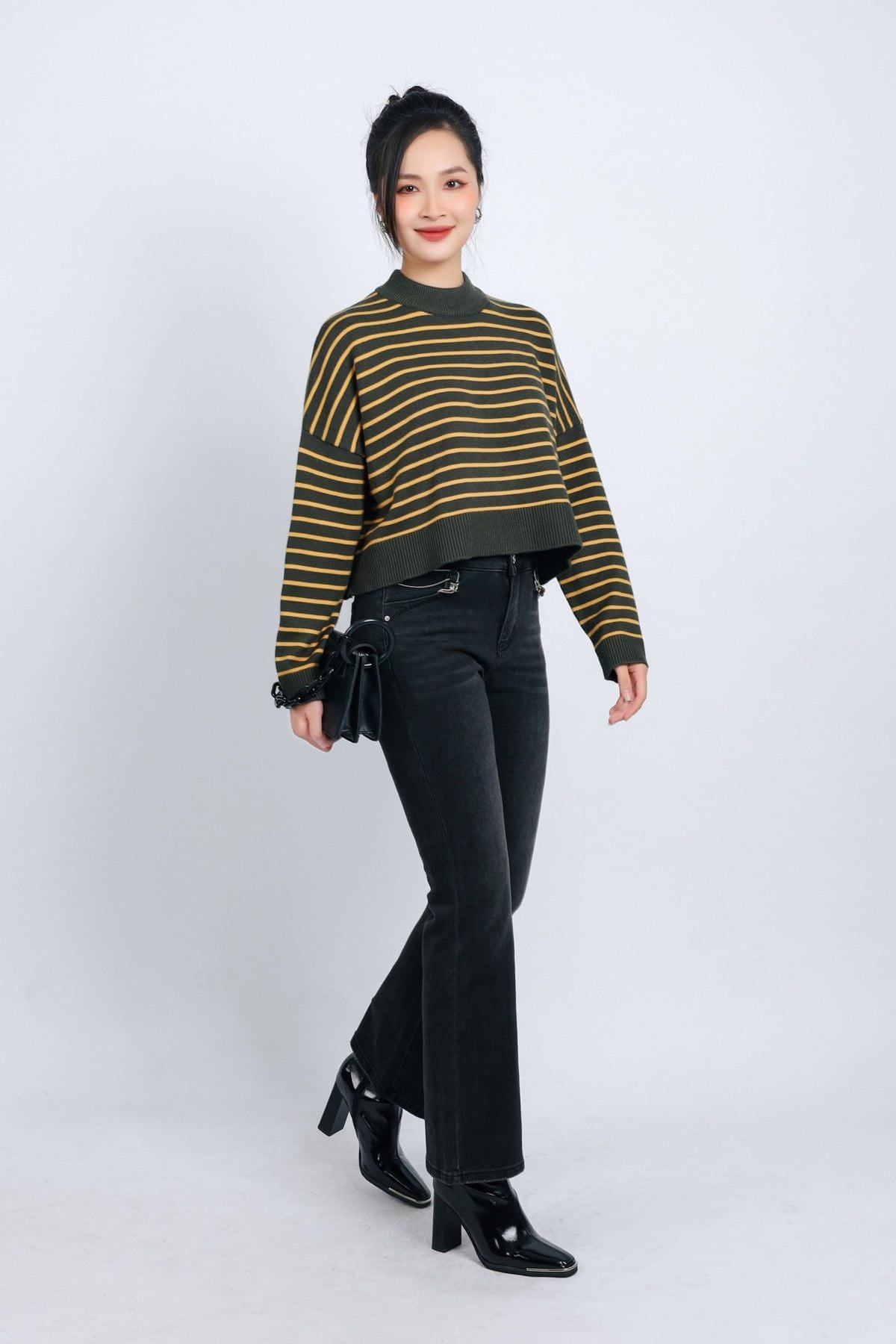 FOL461 - Áo len thời trang cao cấp dáng lửng cổ tròn hoạ tiết kẻ ngang - PANTIO