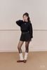 FOL510 - Áo len dáng croptop, tay dài bồng bo cửa tay, thêu logo, bo gấu, bo cổ, vai trễ - JAN.