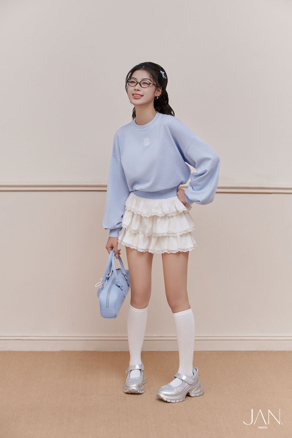 FJN9709 - Chân váy dáng xòe, dún tầng, cạp chun rời, kẹp ren gấu - JAN.