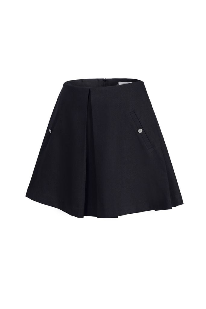 FQN9382 - Quần short dáng A, túi cơi giả đính cúc, khóa thân sau, cạp liền, ly súp to thân trước giả váy - JAN.