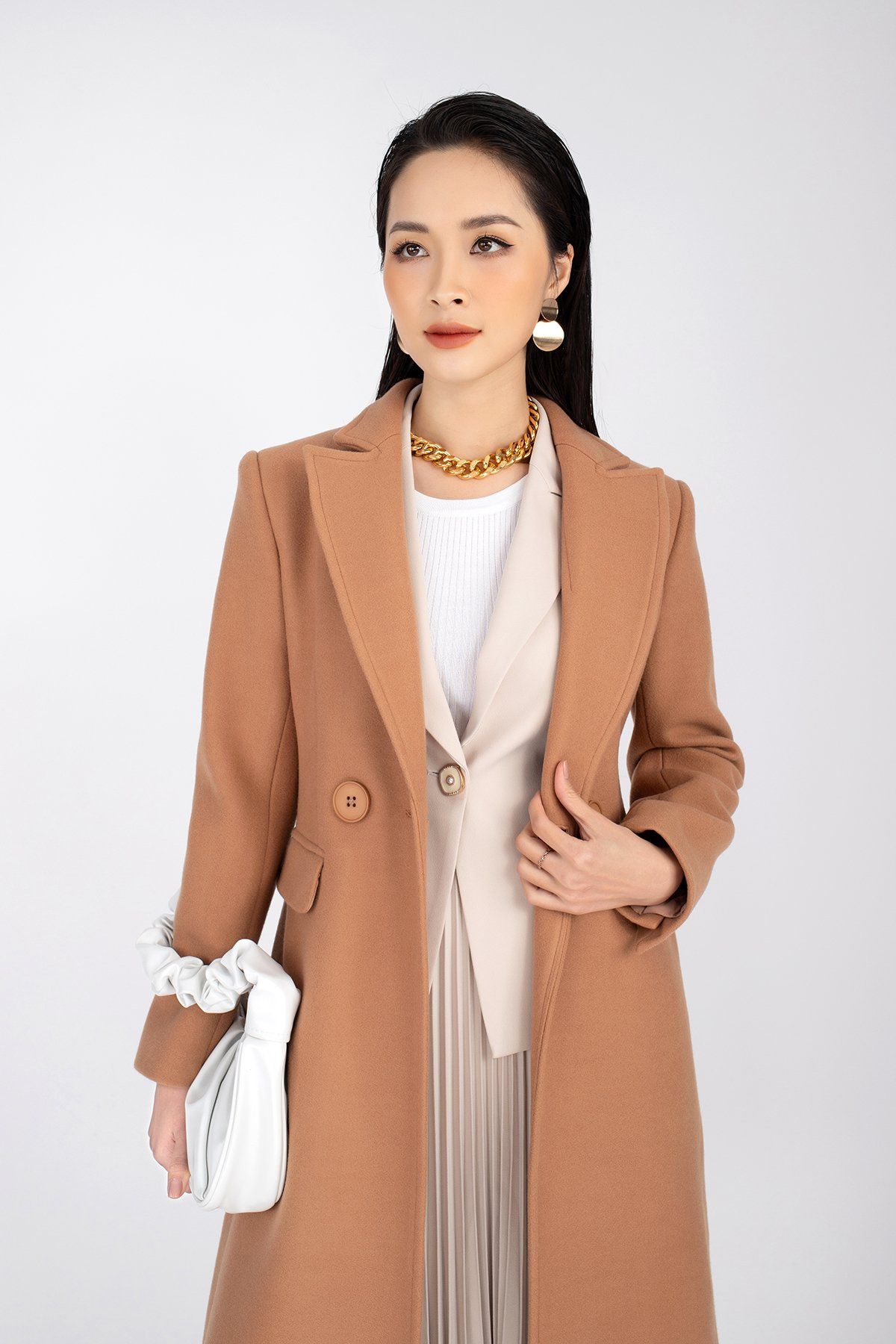 Áo măng-tô chất liệu dạ dáng suông cổ 2 ve cúc cài FAM9490 - PANTIO