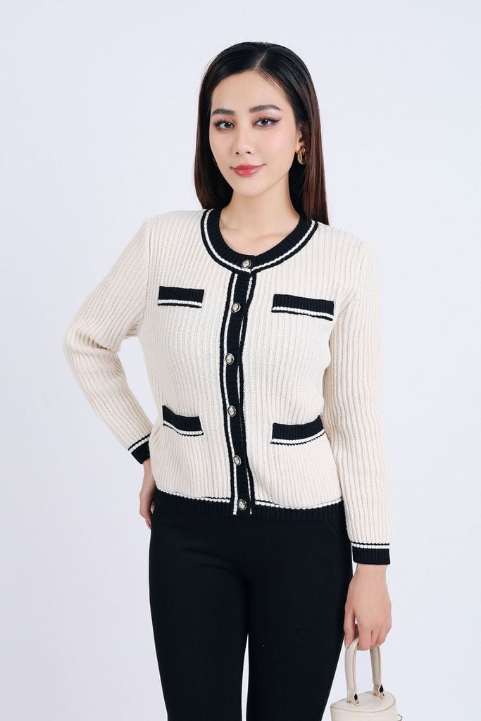 FOL407 - Áo len thời trang cao cấp dáng suông cổ tròn có túi áo cài khuy thân trước - PANTIO