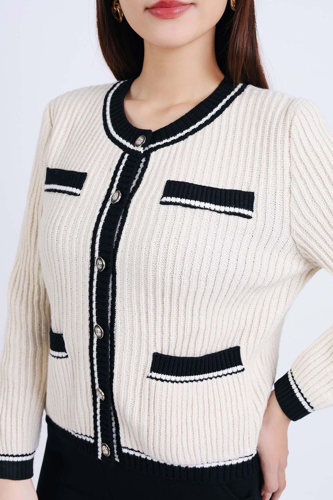 FOL407 - Áo len thời trang cao cấp dáng suông cổ tròn có túi áo cài khuy thân trước - PANTIO