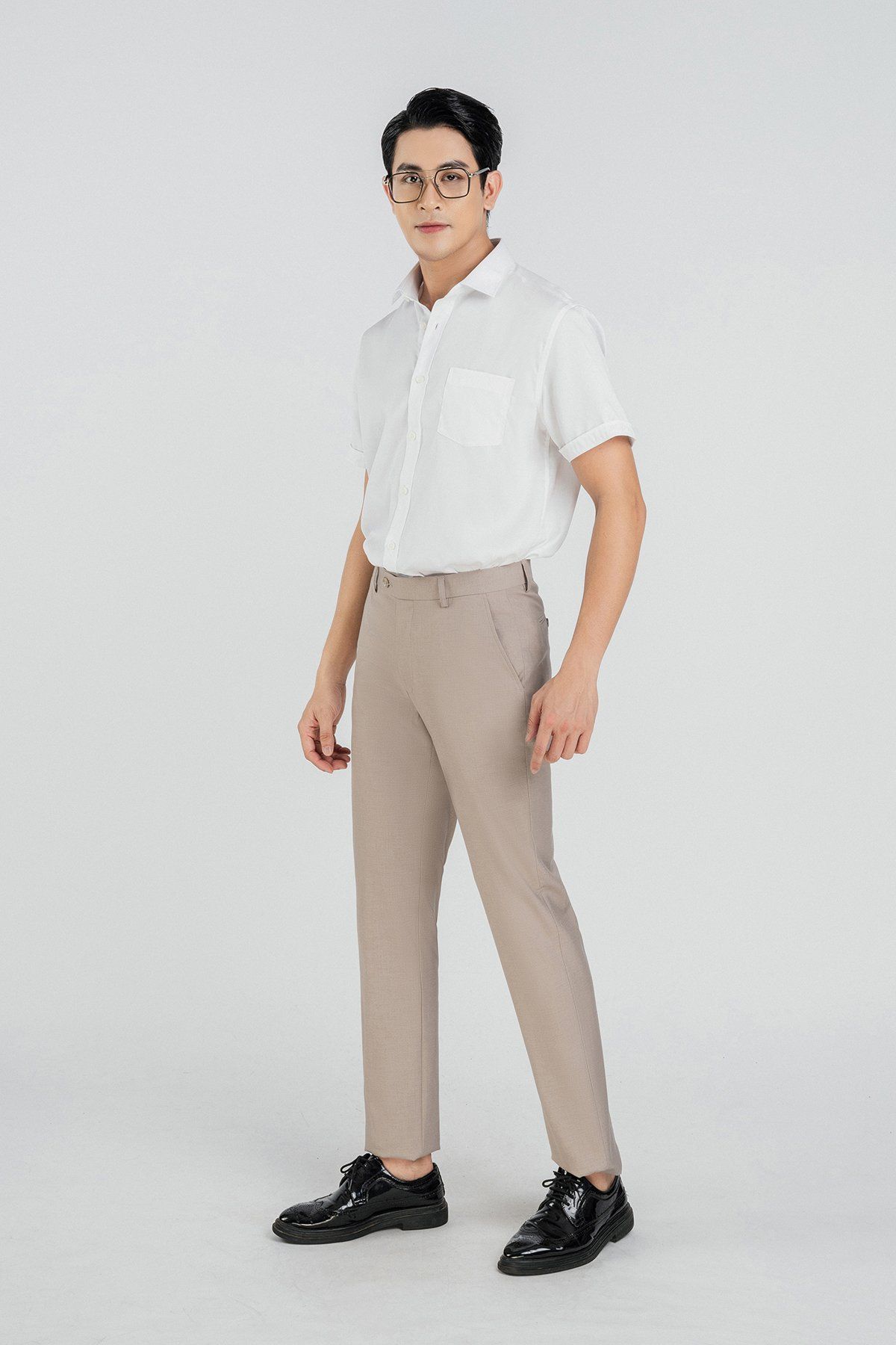 MSO3067 - Áo sơ mi nam vải trơn màu có túi ngực trái form Regular Fit kiểu dáng ngắn tay - PANTIO