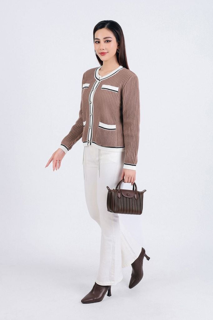 FOL407 - Áo len thời trang cao cấp dáng suông cổ tròn có túi áo cài khuy thân trước - PANTIO