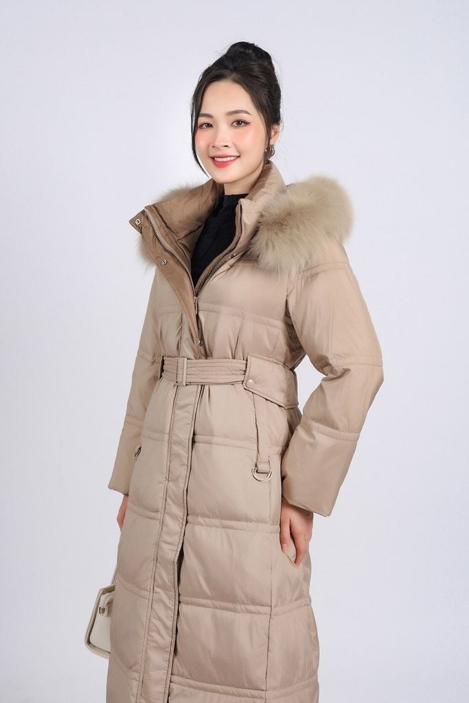 FMV055 - Áo khoác lông vũ cao cấp dáng suông dài có mũ viền lông mềm thân áo có túi hai bên kèm dây đai tạo kiểu - PANTIO