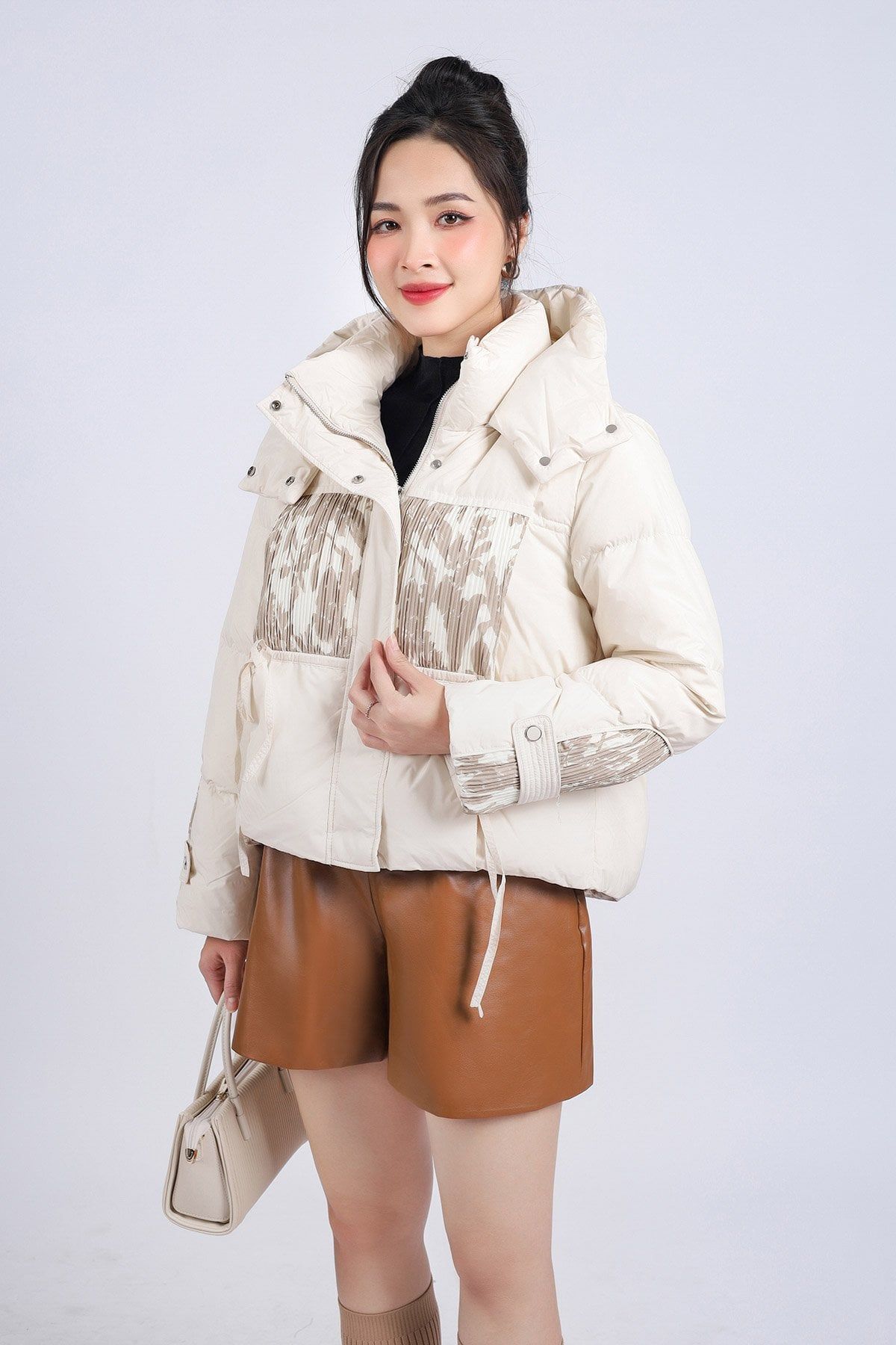 FMV060 - Áo phao lông vũ cao cấp dáng suông ngắn có mũ eo phối dây rút thân áo hoạ tiết thời trang - PANTIO