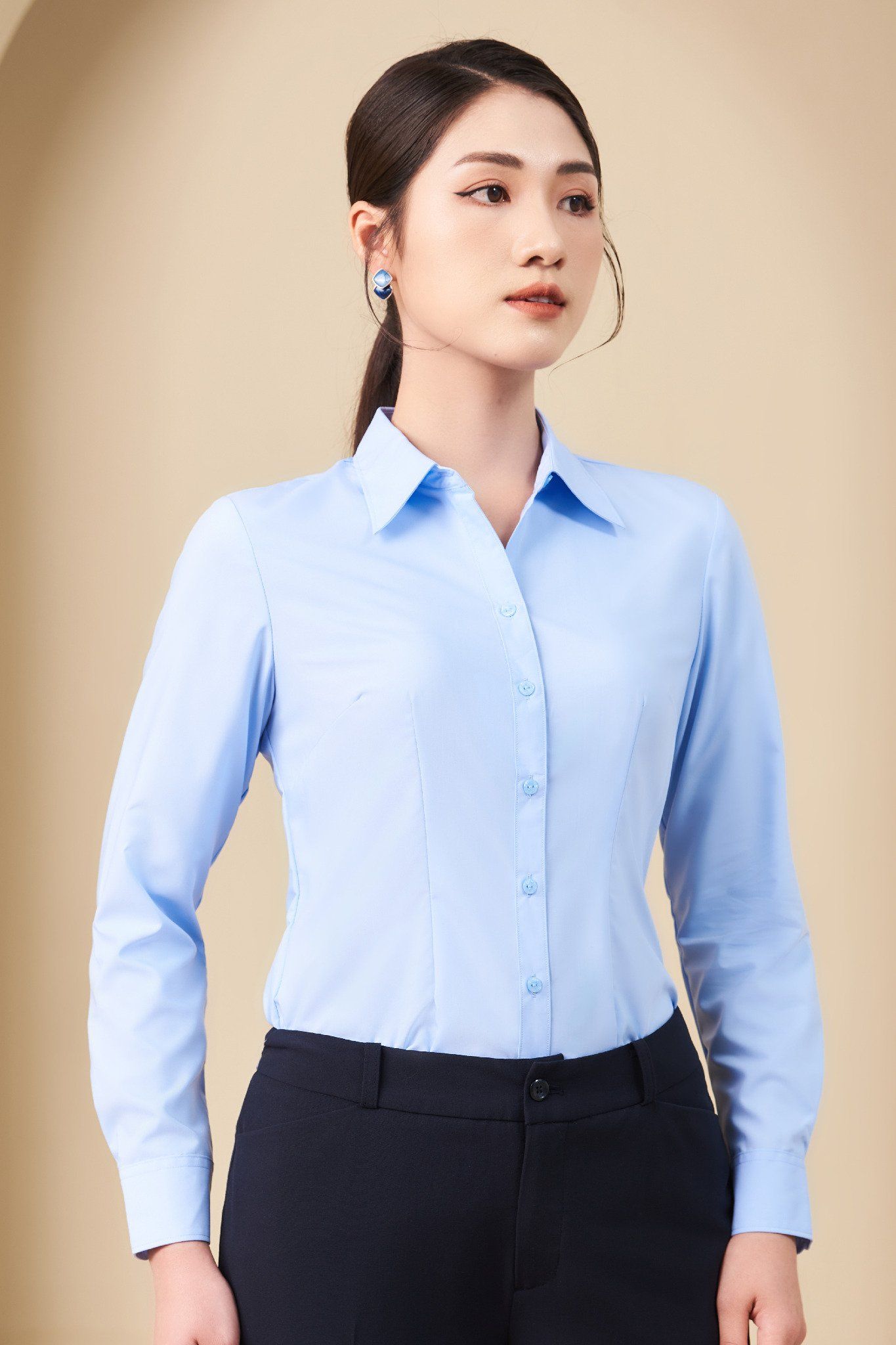 Áo sơ mi ngắn tay nữ cổ trụ màu xanh cốm Đồng Phục SCT Cần Thơ #42 Áo sơ mi ngắn tay nữ cổ trụ màu xanh cốm Đồng Phục SCT Cần Thơ