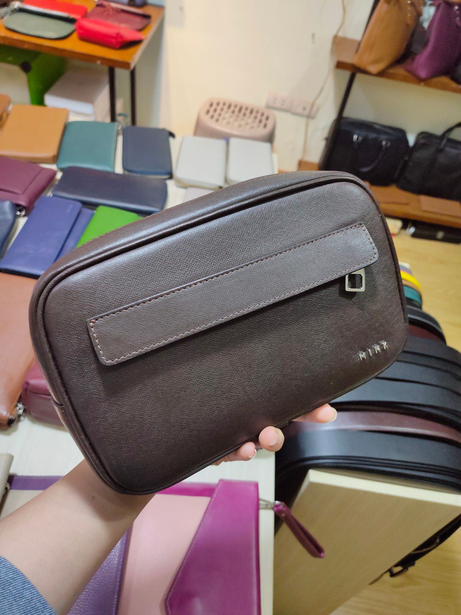  HW03B-26 - clutch nam màu nâu 