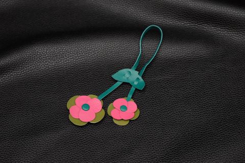  Charm hoa đôi có lá 