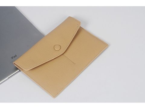  GP700-26 - POLICE - Ví đăng kiểm - Màu be 