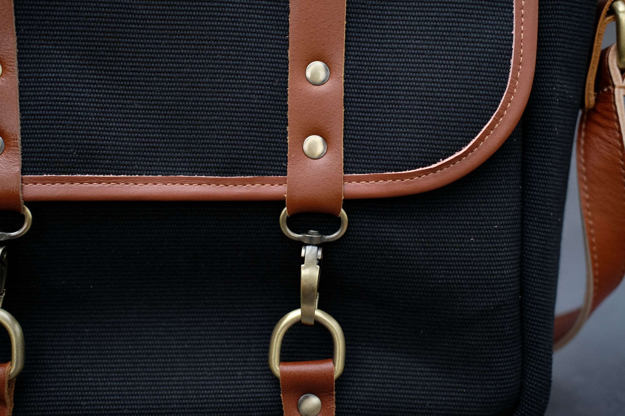  Túi Messenger M 