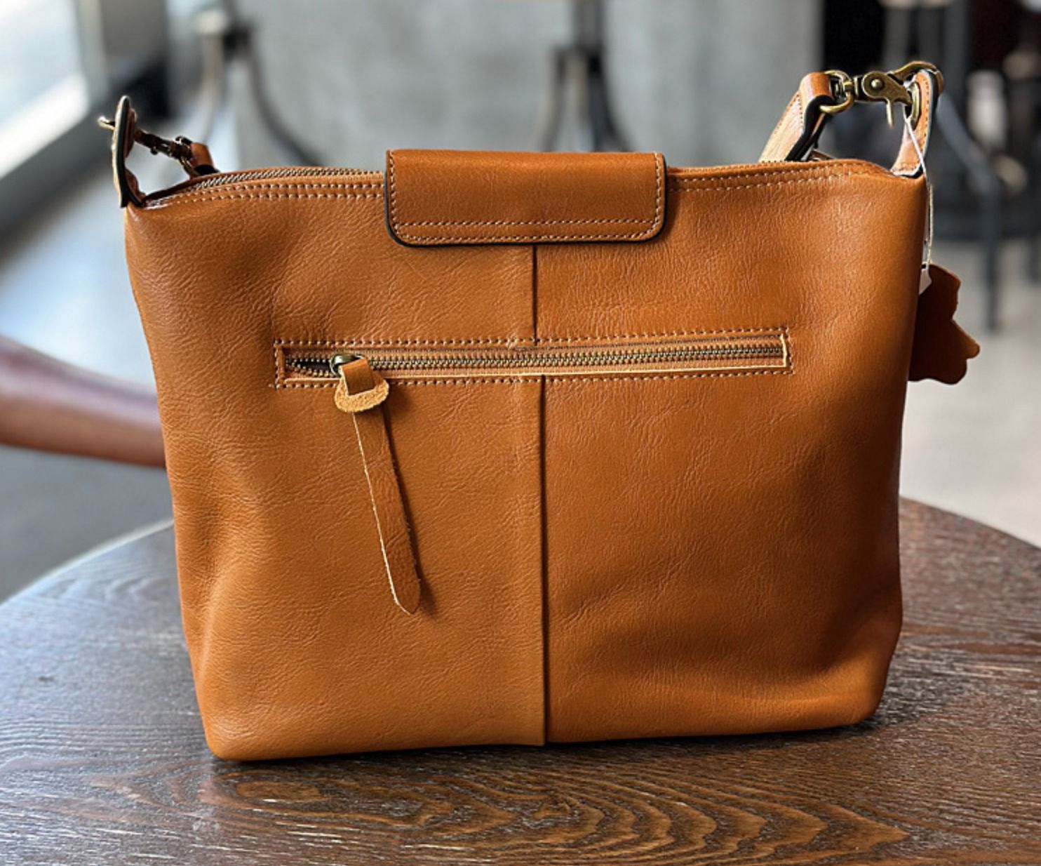  Túi Đeo Chéo Nữ Da Thật VEG Patina Phong Cách Cổ Điển & Sang Trọng TUDA SBM410 