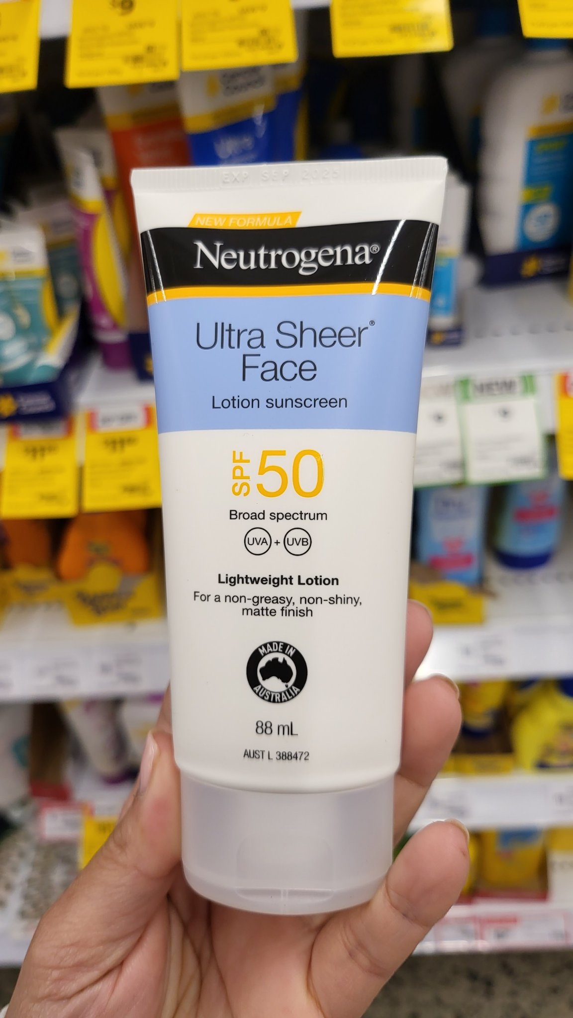 Kem chống nắng cho da mặt Neutrogena Ultra Sheer Face Lotion Sunscreen