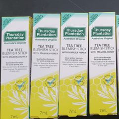 Thanh chấm mụn tinh dầu tràm trà mật ong Thursday Plantation Tea Tree Blemish Stick With Manuka Honey của Úc 7ml