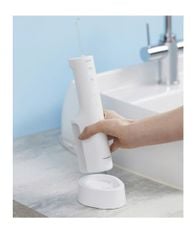 Máy tăm nước PANASONIC trang bị sạc không dây với công nghệ sóng siêu âm EW-DJ66