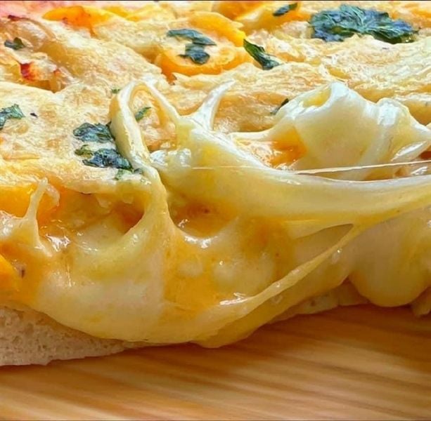 Pizza mini áp chảo Deep Dish Double Cheese - Vị Gà Sốt Kem Phomai